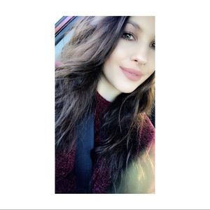 Meet your Posher, Caitlynne